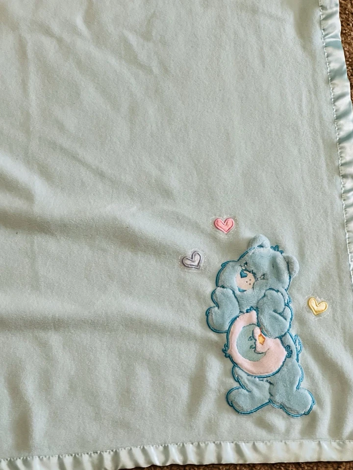Manta de bebé vintage de lana azul satinado 2005 Care Bears Bedtime Bear  Foto 2 de 4
