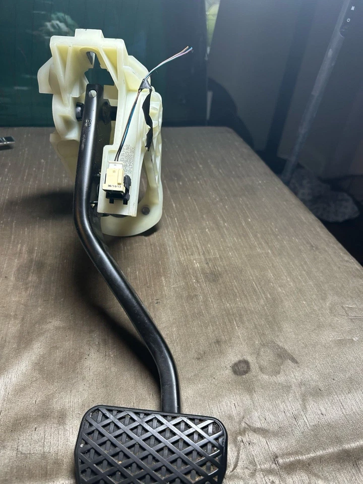 2014 BMW 320i 340i 328i 335i F30 F31 педаль тормоза в сборе 678711/10 - Изображение 4 из 4