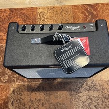 Fender Tone Master FR-10. Full Range Flat Response Amplifier