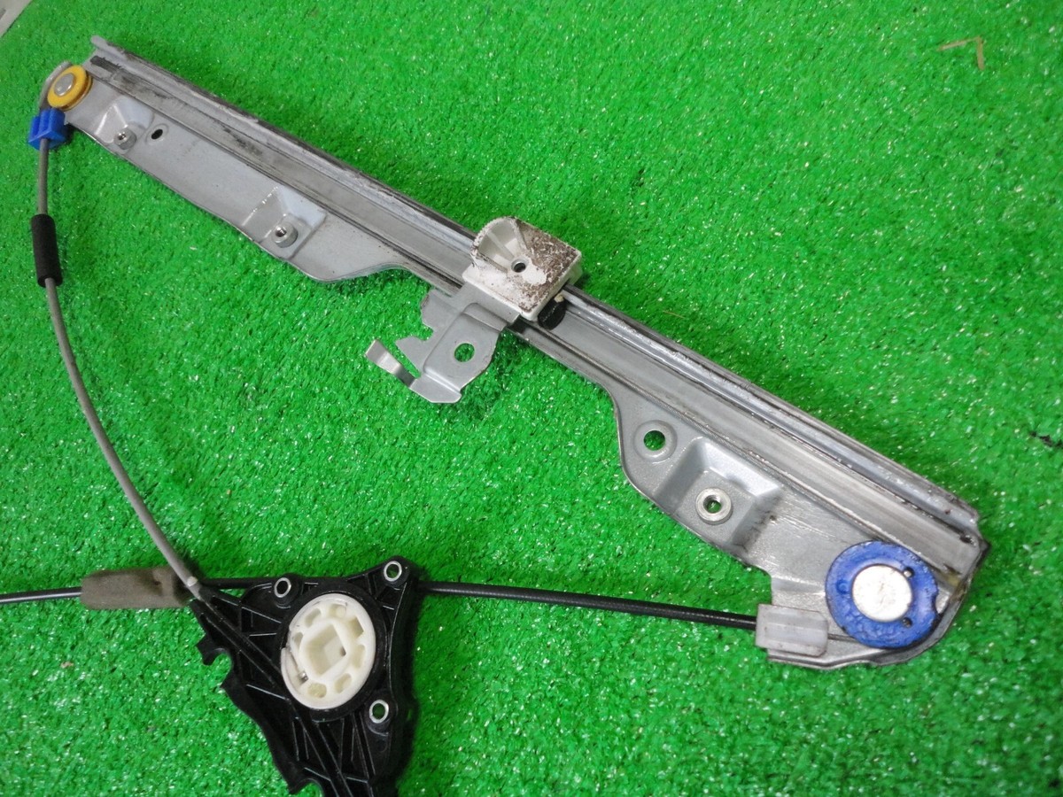 NISSAN SERENA HC26 C26 Genuine Window Regulator Front Left 80721