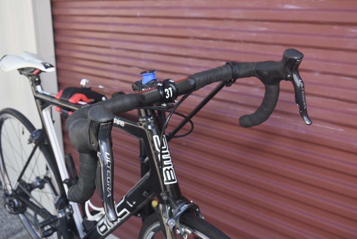 2012 BMC TeamMachine SLR01 Carbon Fiber Road Bike Shimano 2012 BMC TeamMachine SLR01 Carbon Fiber Road Bike Shimano