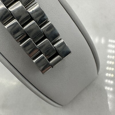 Ladies Tissot L730K Silver Linen Dial Sapphire Crystal Swiss
