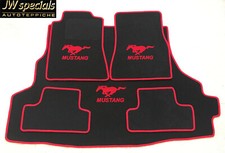 Autoteppich Fußmatten Kofferraum Set für Ford Mustang schwarz rot 05-09 Velours 