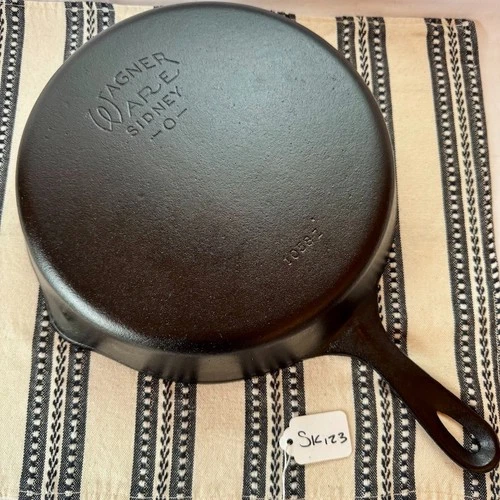 Wagner Ware Sidney O No. 8 Cast Iron Skillet 1058 Z