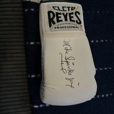 Michael Spinks Signed Autographed CLETO REYES Boxing Glove JSA COA HOF JINX