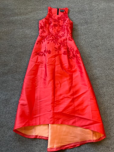Abito alto-basso ricamato fiori viola rosso noir Sachin & Babi $1500 taglia 6 - Foto 9 di 15