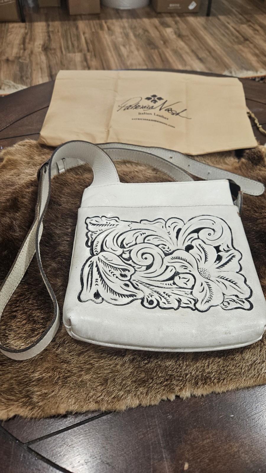 Patricia Nash White Floral Hand Tooled Leather Crossbody Bag Authentic Dust Bag