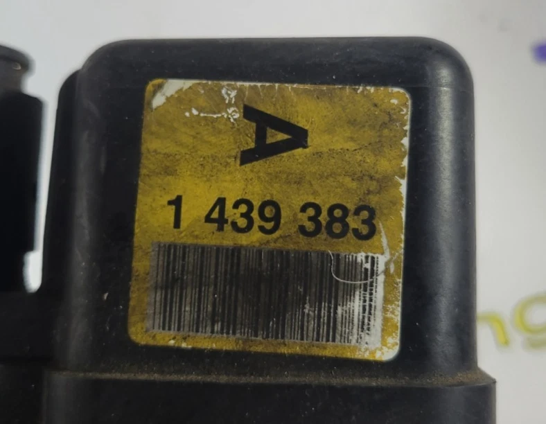 OEM 1998-2000 BMW 1439383 Z3 528I 328I 323I Throttle Body Yellow - Image 3 of 3