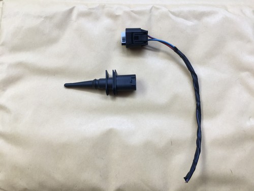 BMW F20 F30 F32 F10 F12 F01 F15 F25 OUTSIDE AMBIENT TEMPERATURE SENSOR + PLUG - Picture 2 of 4