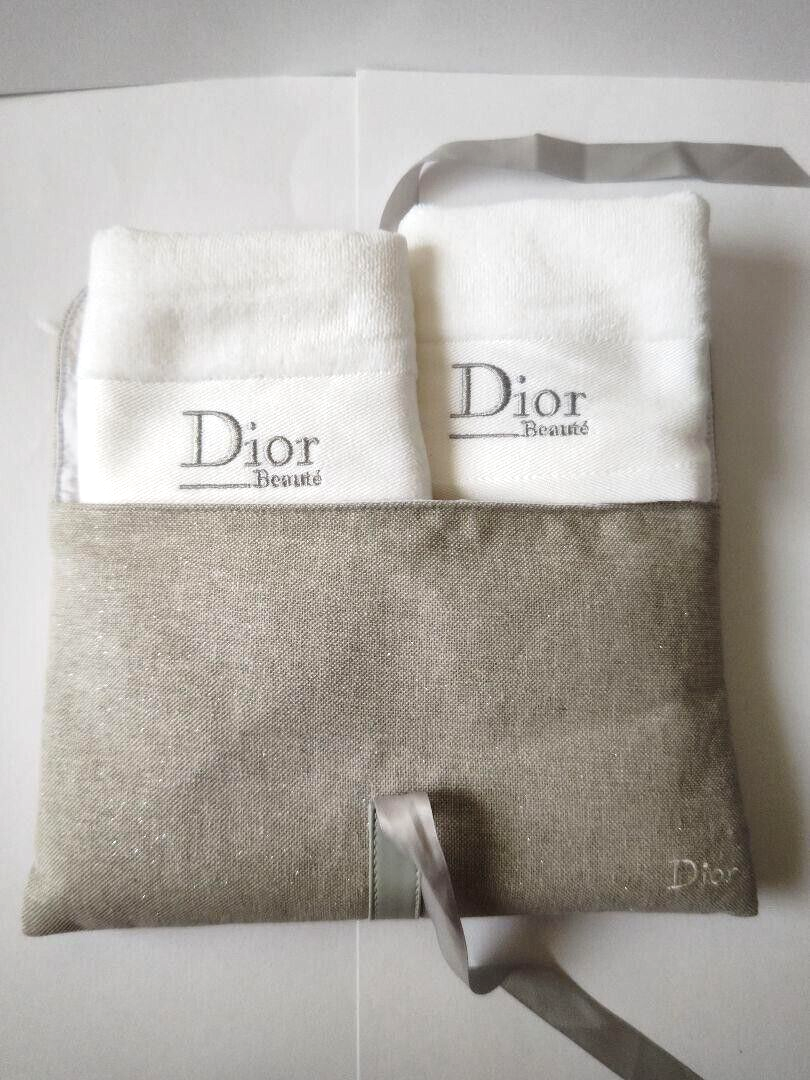 Christian Dior クリスチャンディオール タオルケット 2P ペア Christian Dior Beauty Pouch & 2 Hand Towel Set White Gray Members
