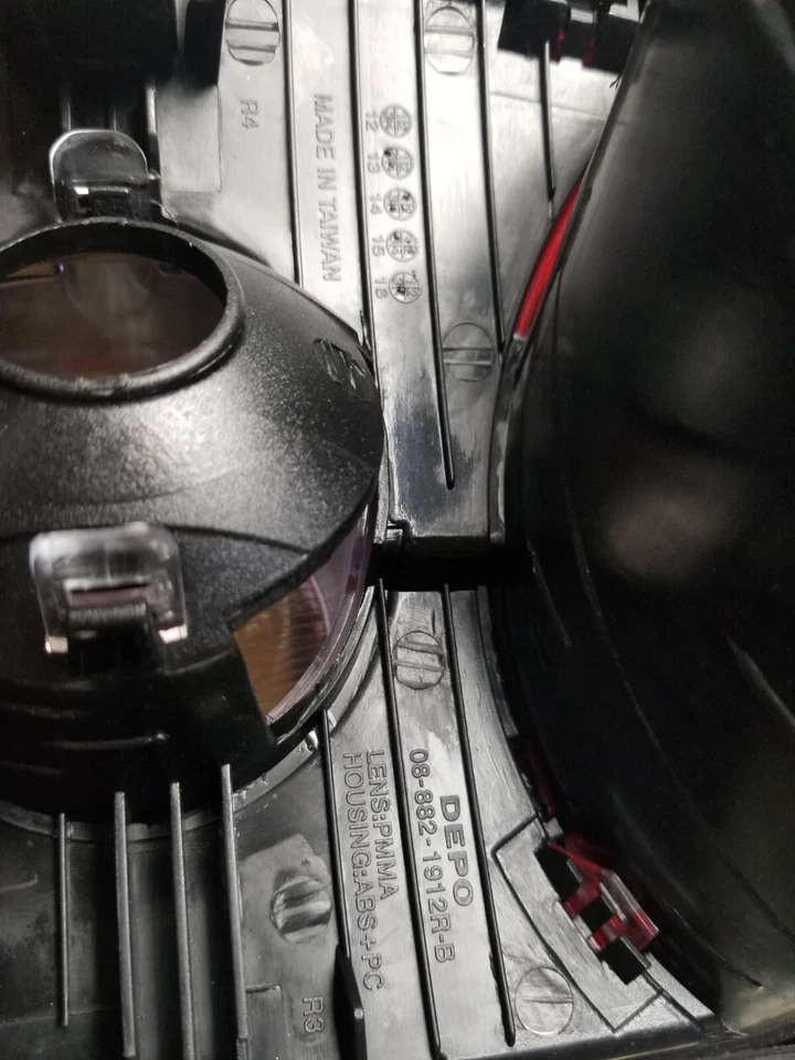 Задний фонарь Depo 882-1912R-US Mini Cooper Countryman в сборе 11-16 ов - Изображение 3 из 4