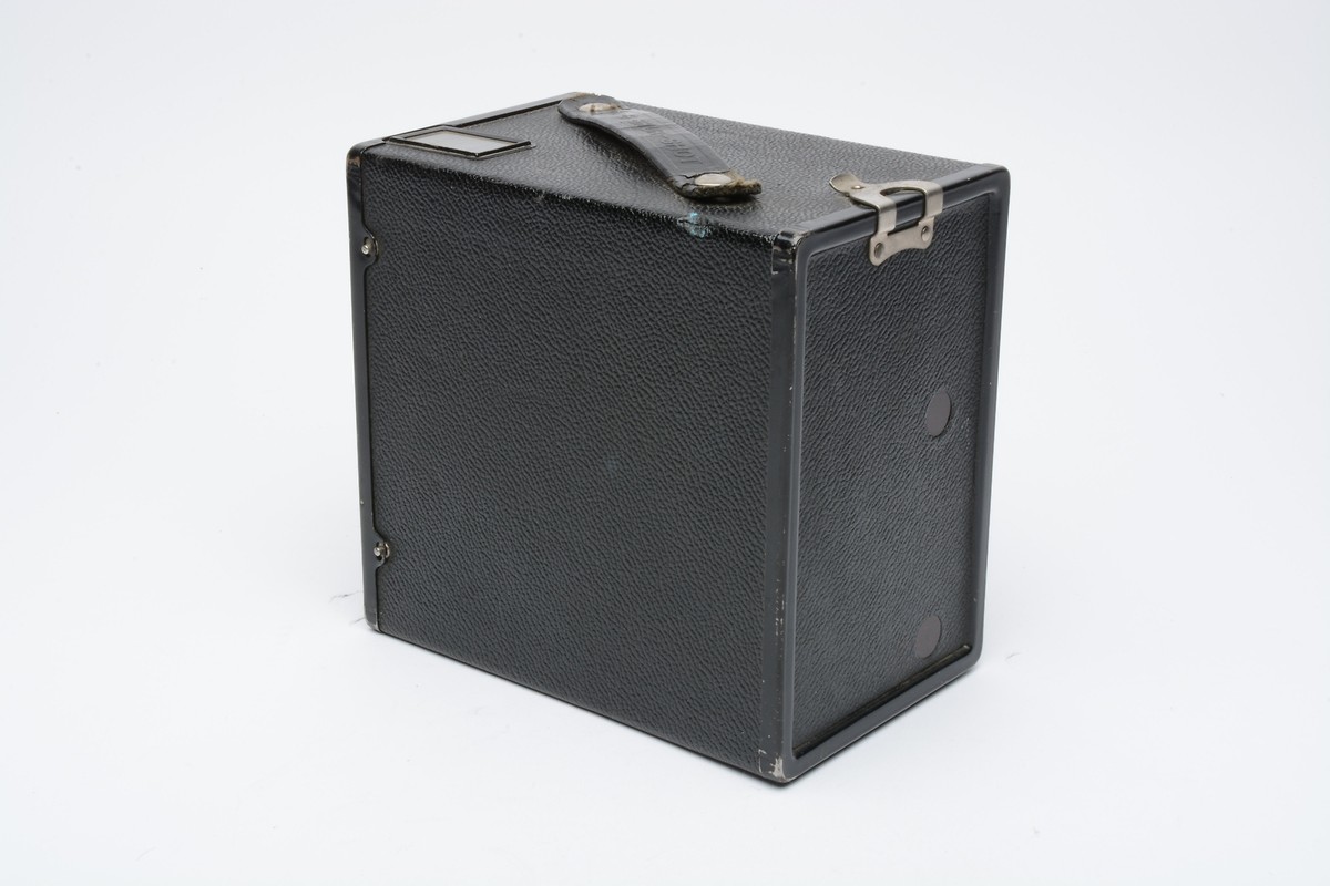 Vintage Agfa Ansco D6 Shureshot Regular Gold & Black box camera