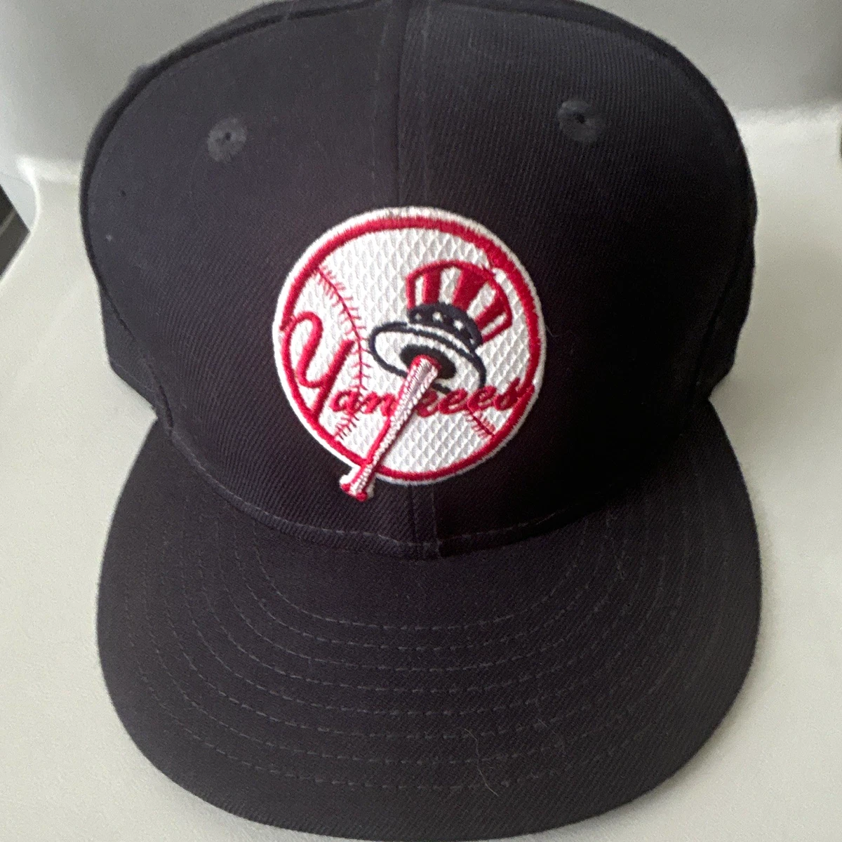 New Era New York Yankees 7 3/8 Size MLB Fan Apparel & Souvenirs