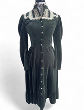1970s Green Velvet White Lace Gunne Sax Prairie Dress Size S