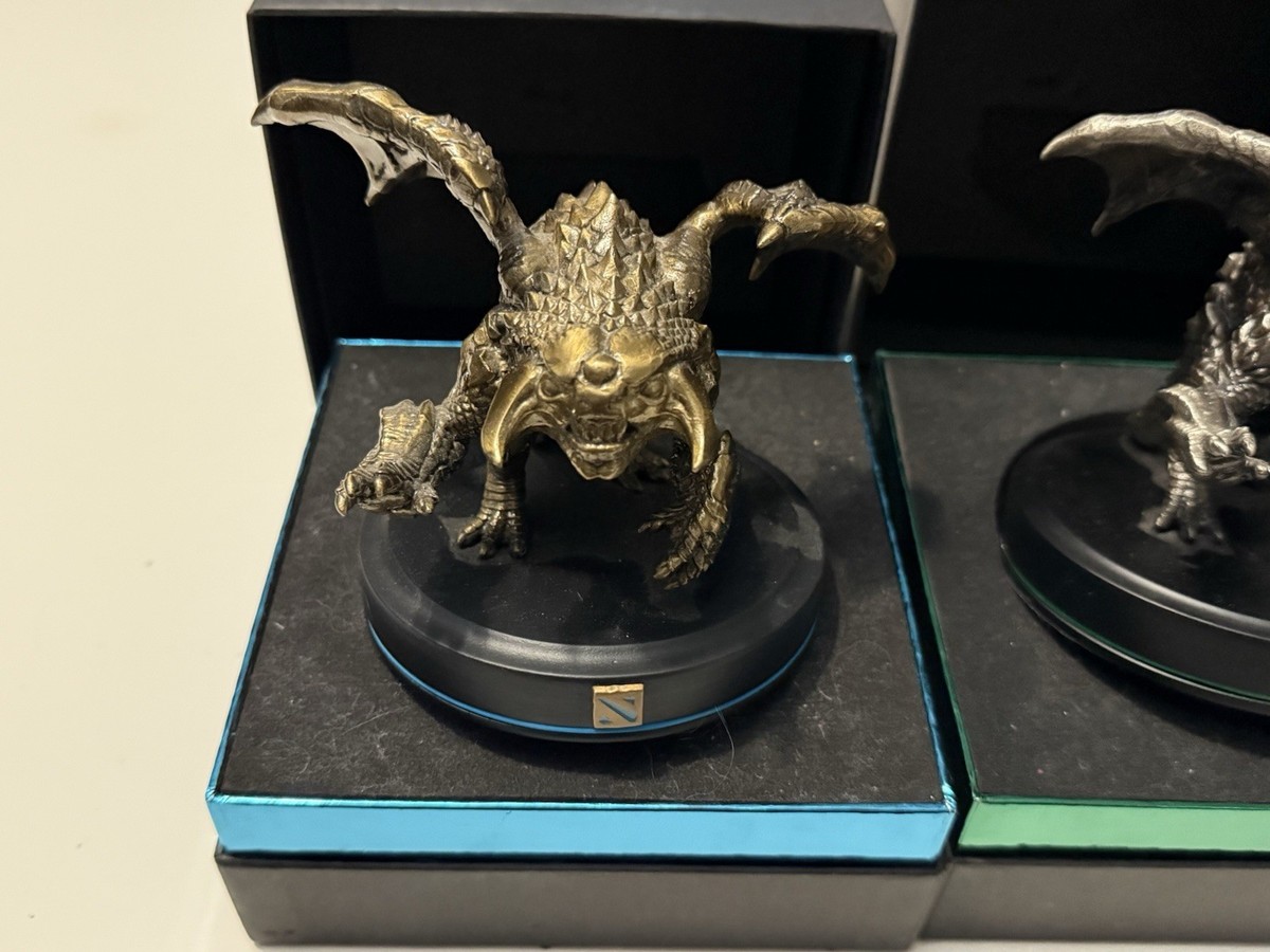 Dota 2 Baby Roshan Statue International Reward Dota2 Authentic Toy
