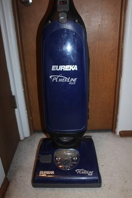 Vintage Eureka Upright Vacuum Cleaner Very Good Condition power line  Bravo 7773