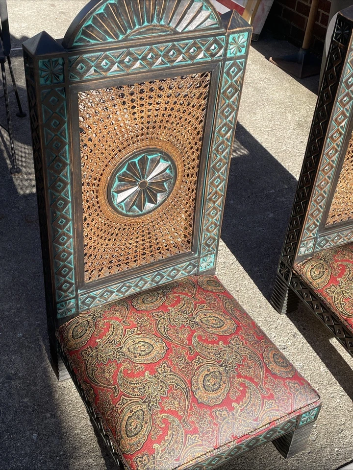 Sillas Sillas talladas a mano de la India Foto 2 de 4