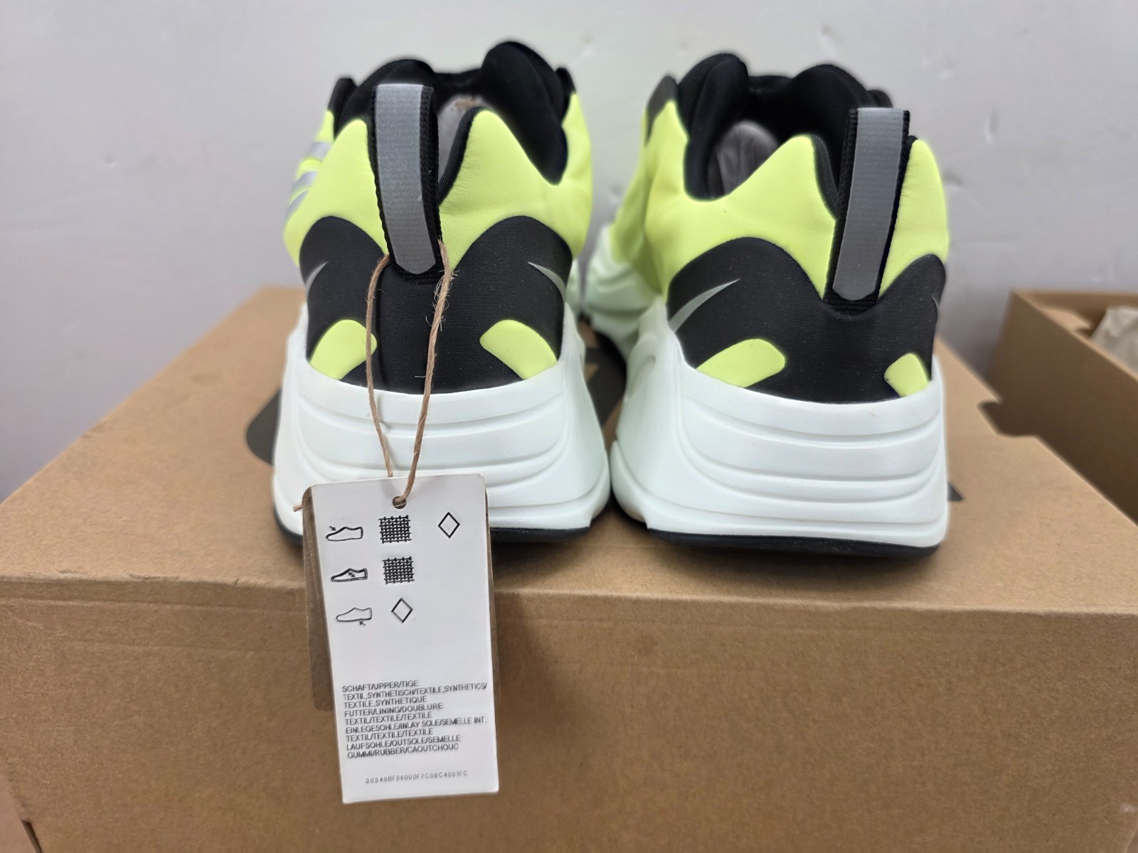 Adidas Yeezy Boost 700 MNVN Laceless Phosphor 2022 Mens Size 8.5 (GY2055) thumbnail 8