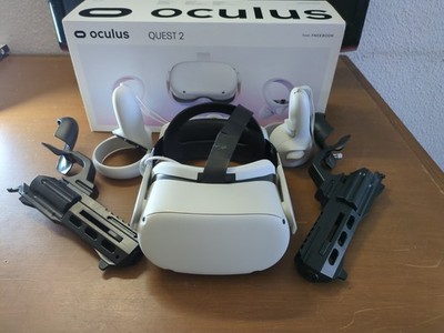 Meta Oculus Quest 2 64GB Virtual Reality Headset + Zubehör