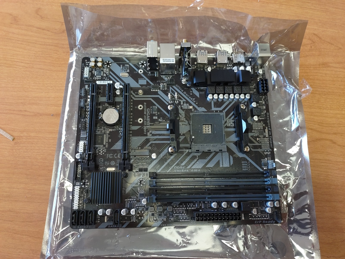 GIGABYTE B450M DS3H WIFI AM4 AMD Micro ATX AMD Motherboard