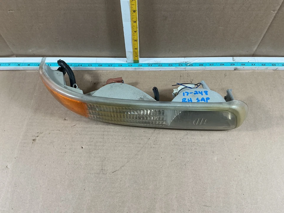 Chevrolet Tahoe 2000-2006 pasajero derecho esquina lateral/estacionamiento luz intermitente Foto 4 de 4