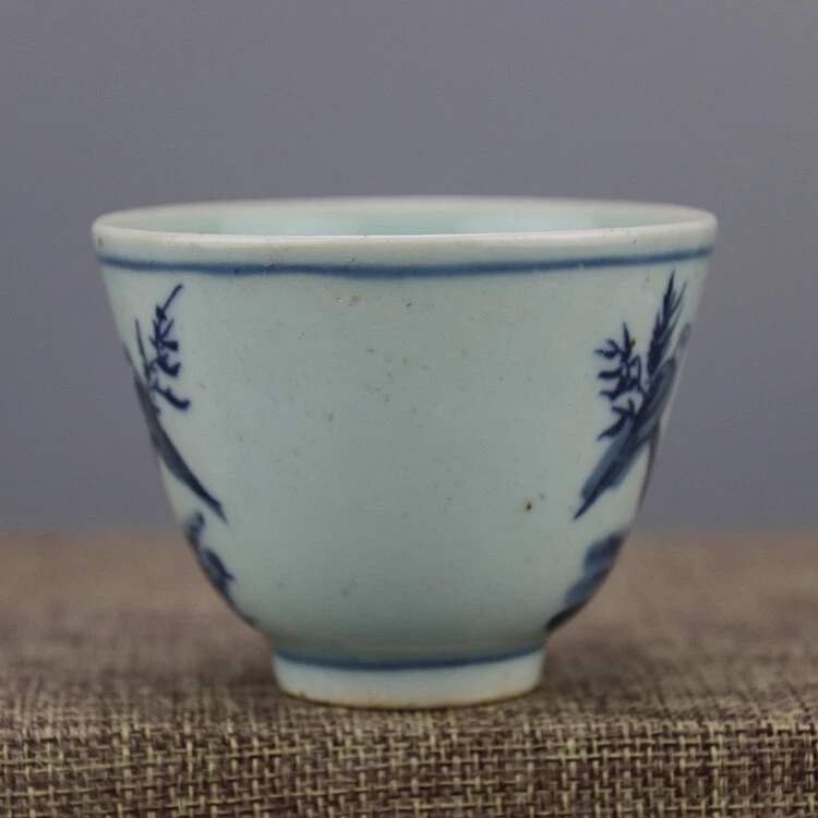 Taza de té china Ming Wanli de 2,76 pulgadas con patrón de aves azul y blanco de porcelana Foto 3 de 4