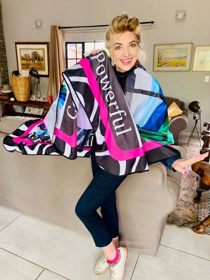 INVIERNO Estacional Análisis de Color Capas/Cortina y Muestras de Tela ColorMePowerful Foto 4 de 4