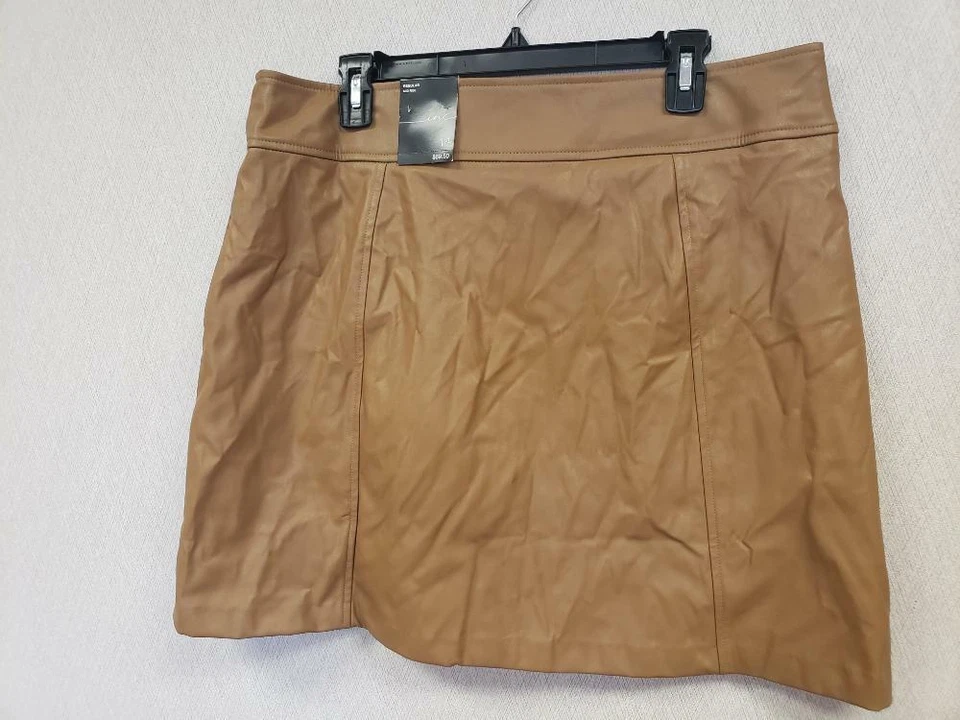 Precio de venta sugerido por el fabricante $70 INC falda de cuero sintético tostado talla 14 Foto 2 de 2