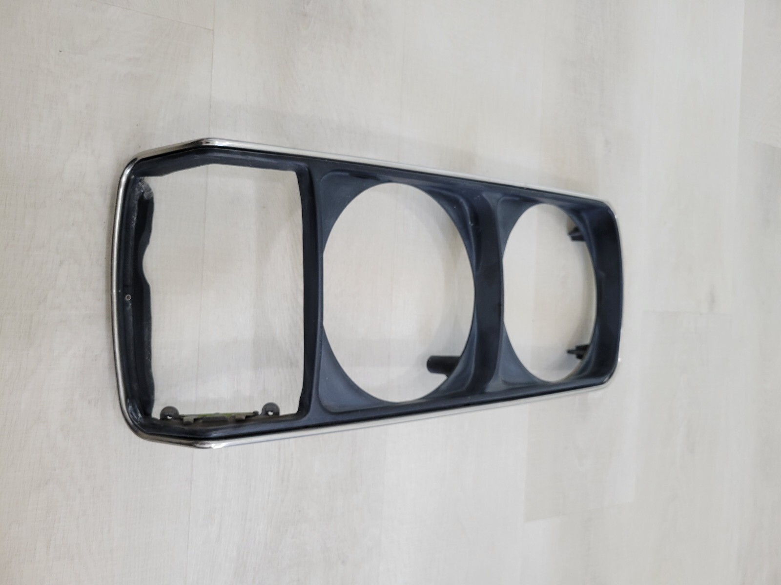OEM HEADLIGHT TRIM SURROUND PART WITH CHROME TRIM Right , BENTLEY TURBO R