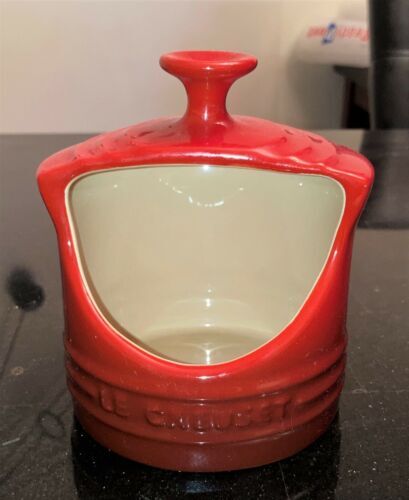 Le Creuset Pepper Mill, 8 Inch, Cerise (Cherry Red) – Ceramic Grinder, Adjustable Coarseness