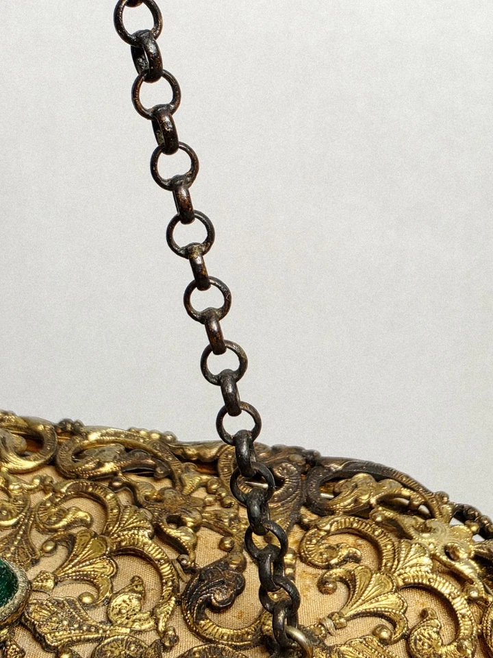 Raro Antiguo Repousse Tapa Tono Dorado Malla Cartera Tapa Espejada Forrada de Seda Foto 4 de 4