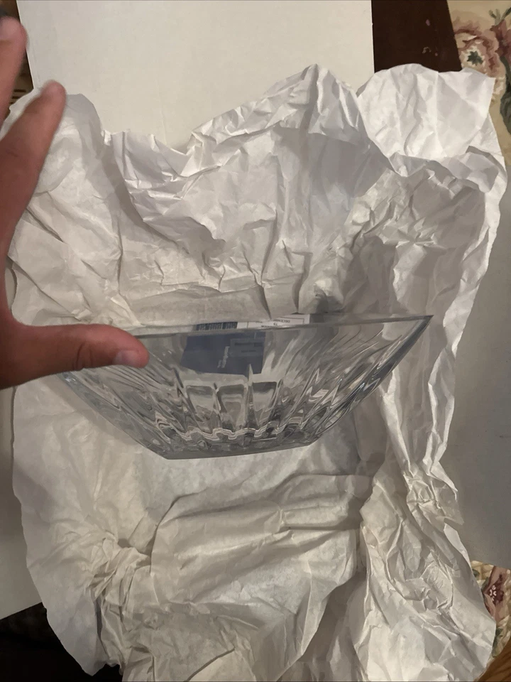 Tigela quadrada de cristal Reed & Barton SoHo – 10x10” - NUNCA USADA AINDA TEM ADESIVOS - Imagem 3 de 4