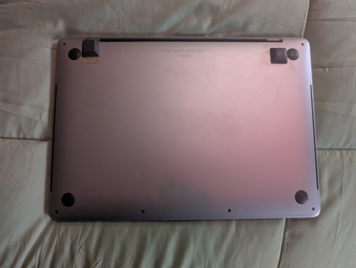 MacBook Pro 13 2020 2.3 GHz Intel Core i7 10th Gen. 32GB 2TB SSD