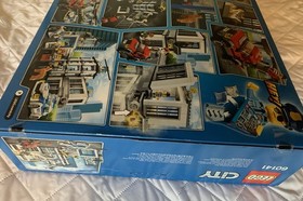 **New Sealed** Rare Lego City 60141 Police Station Retired Hard to Find