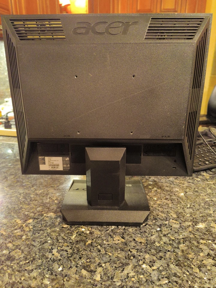 Acer 17" LCD VGA Analog Monitor V173 1280x1024 Resolution 4:3 Grade B No Cord - Image 4 of 4