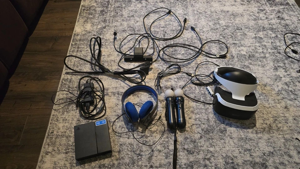 ps4 vr headset bundle with controllers and Ps5 Camera Adapter plus Skyrim-image