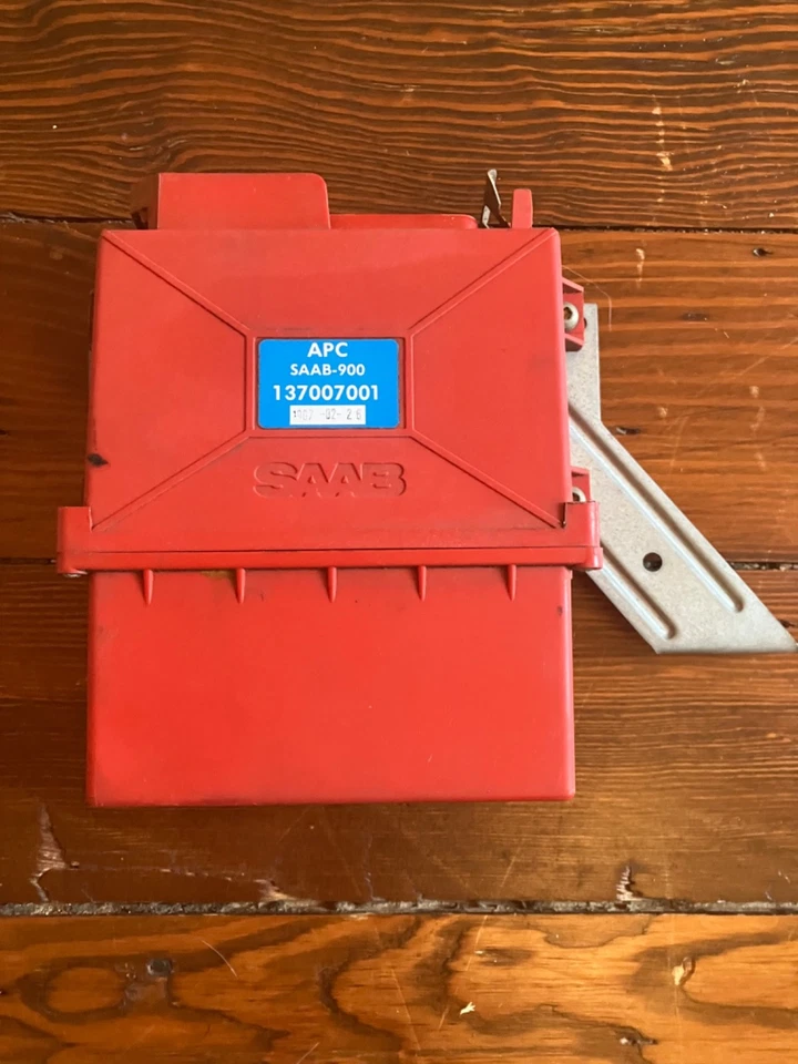 Saab 900 APC REDBOX Foto 2 de 4