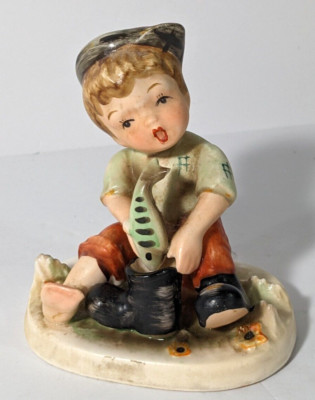 Vtg Napco Japan Boy with Fish in His Boot #A2627B Rare Figurine Foil Label 3.5''
