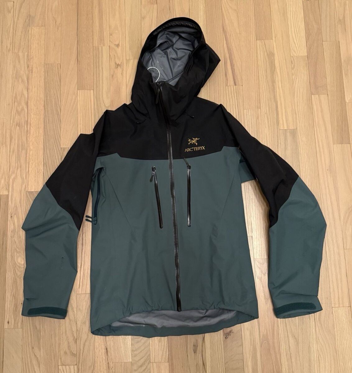 Arc'teryx Alpha SV Jacket Men's Medium in Dark Magic | eBay Arc'teryx Alpha SV Jacket Men's Medium in Dark Magic | eBay