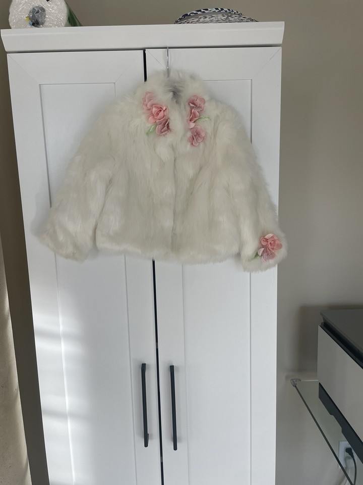 Toddler Girls White Fur Coat With Flowers Size 2t eBay