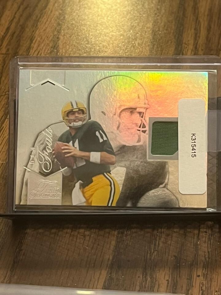 FILA DAN FOUTS 2014 FLEER FLAIR SHOWCASE ROW 0 OREGON DUCKS WORN JERSEY PATCH RELIQUIA!!