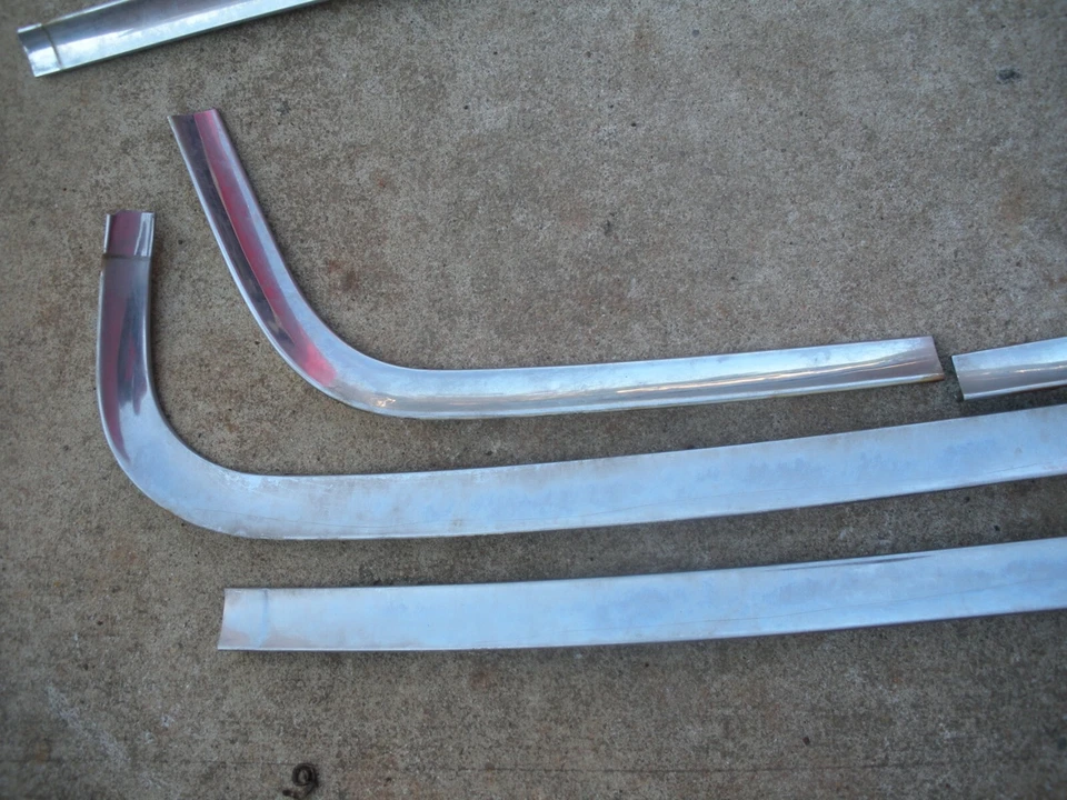 Ford Galaxie 500 1969 1970 4 puertas moldura de ventana trasera Foto 4 de 4