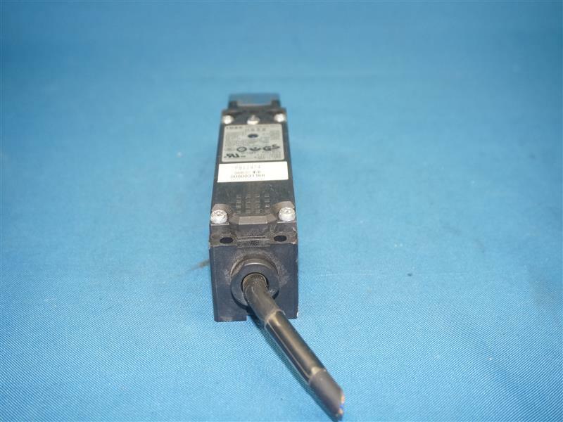 IDEC Hs5ed7y HS5ED7Y Safety Door Lock Switch for sale online eBay