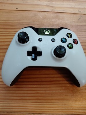 Official Microsoft Xbox One No Battery Door Includes Charging Piece Works