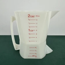 Vintage Cream White 1 Cup 2 Cups Two Side Wet Dry Plastic Measuring Cup
