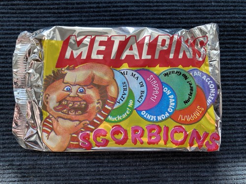 Italy Sgorbions Metal Pins Factory Sealed Pack Foreign Garbage Pail Kids GPK