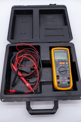 Fluke 1587 FC Insulation Multimeter with Case and Leads