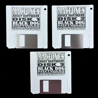 1992 Black Dog Software MACFOXES Mac II Macintosh Game Software