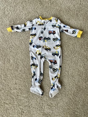 Boys truck and tractor one piece sleeper by Carters size: 2T full zip 