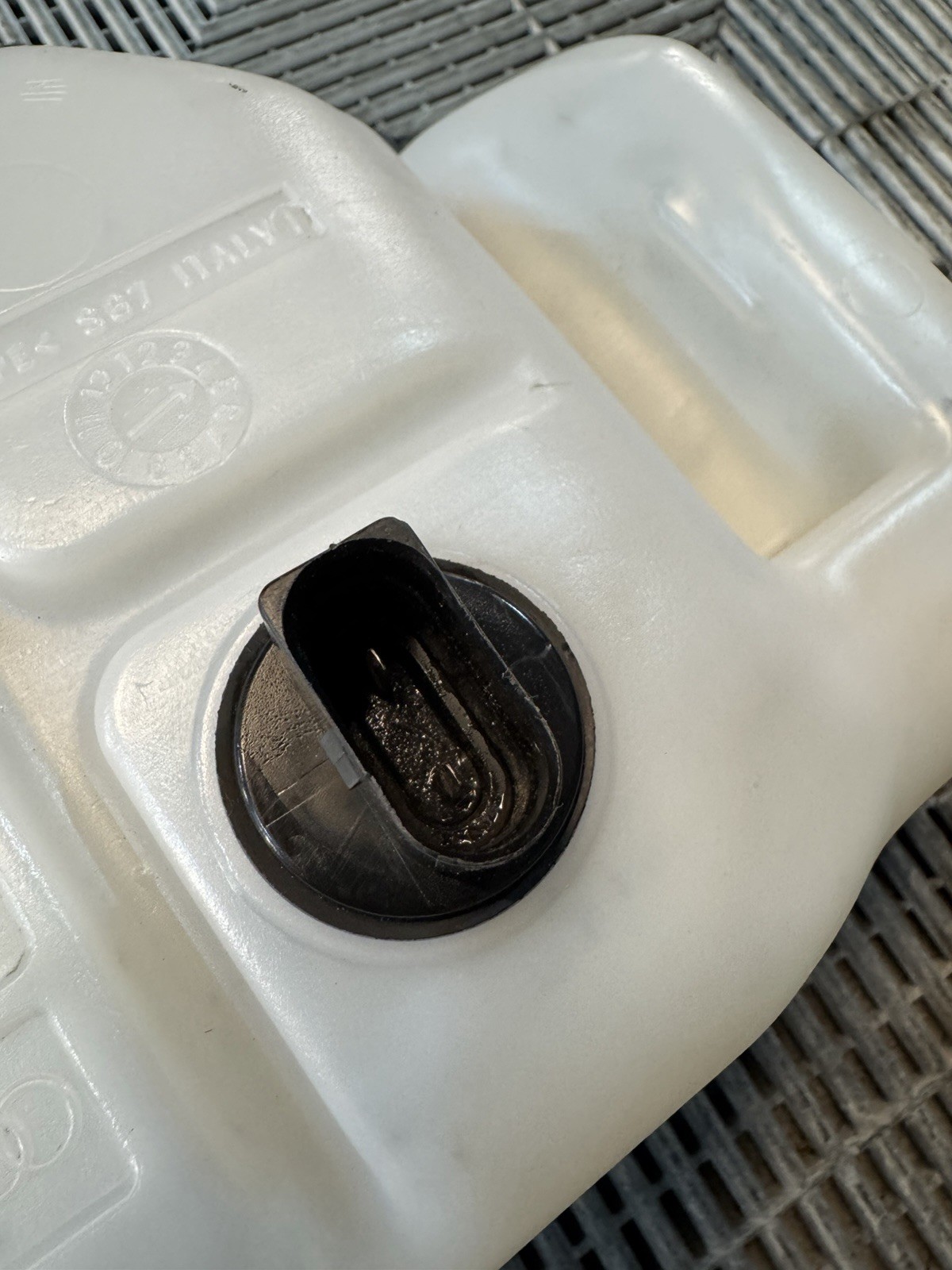 Audi R8 Washer reservoir P/N 400055449